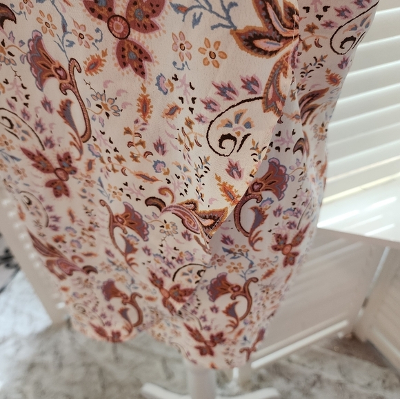 NINE  BRITTON NWT FLORAL BLOUSE WITH SPLIT BACK SIZE XL - Picture 6 of 9